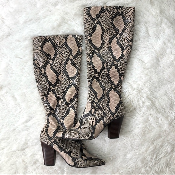 CROWN & IVY • Azalea Snake Skin Animal Pattern Stacked Heel Boots Size 9.5 - Picture 16 of 16